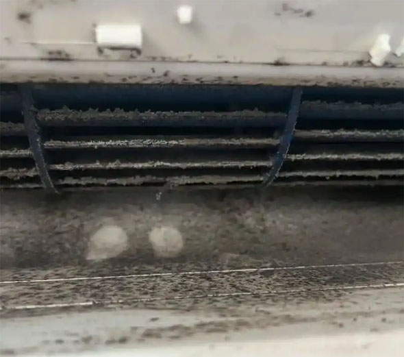 珲春空调吹的风有股烧焦味是怎么回事